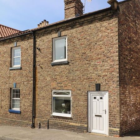 6 Church Hill Malton Exterior photo
