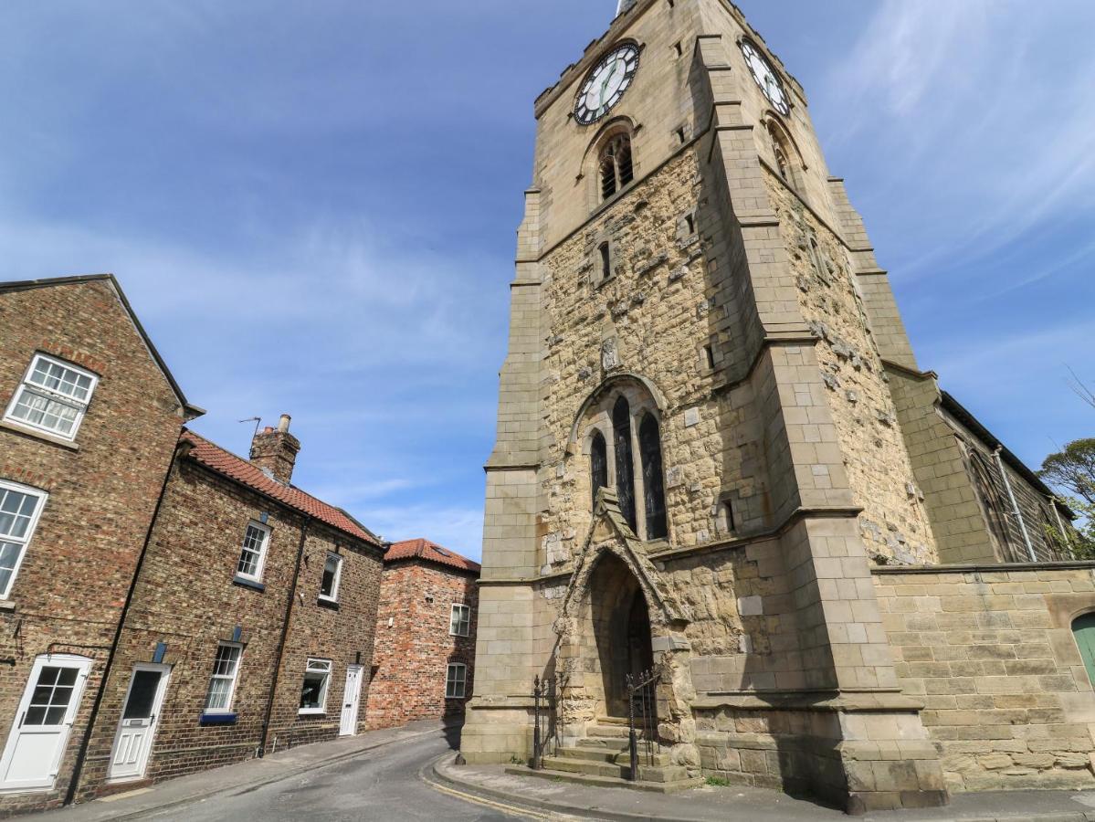 6 Church Hill Malton Exterior photo