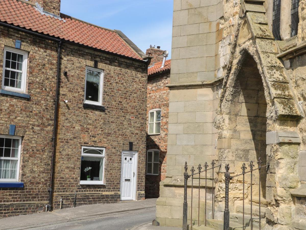 6 Church Hill Malton Exterior photo